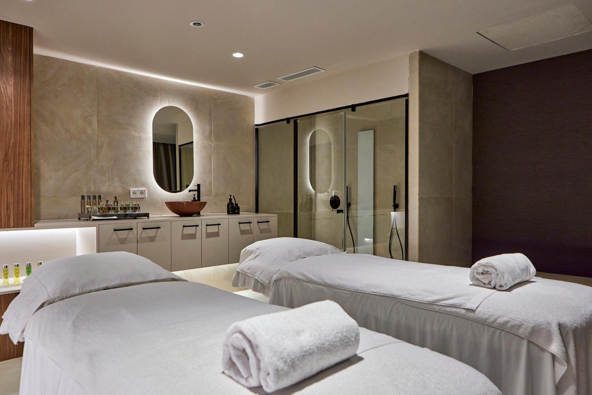 Universal Grand Leon & Spa Colonia de Sant Jordi Exterior photo
