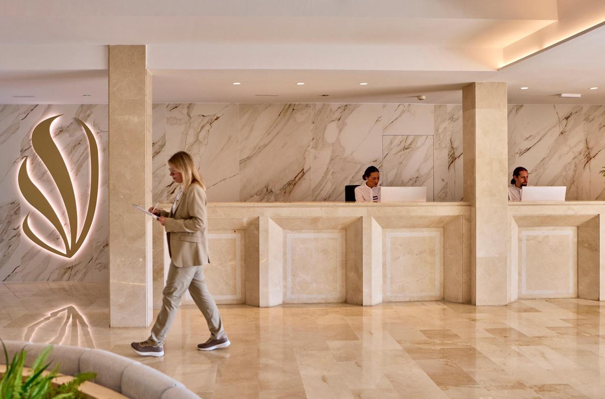 Universal Grand Leon & Spa Colonia de Sant Jordi Exterior photo